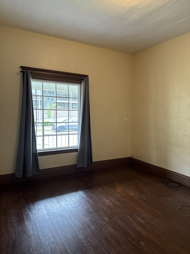 Photo - 77 Hughes Ave