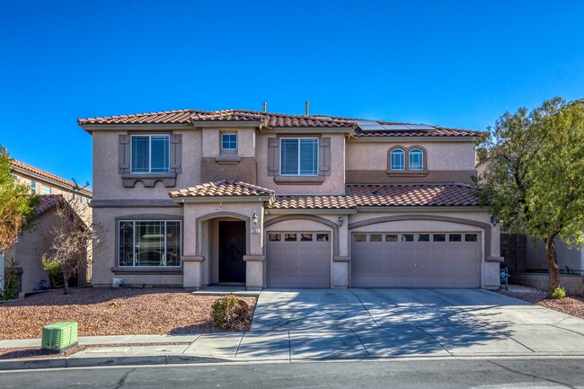 Stunning 5-Bedroom Home with Solar Panels,... - Stunning 5-Bedroom Home with Solar Panels,...