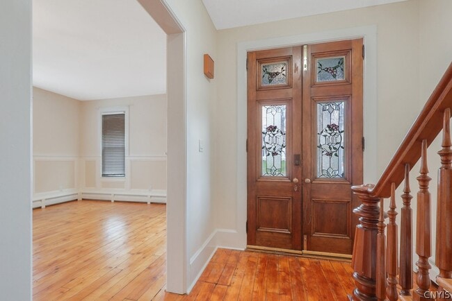 Photo - 206 E Genesee St