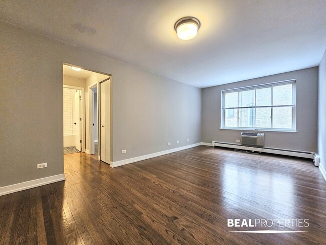 524 W Oakdale Ave