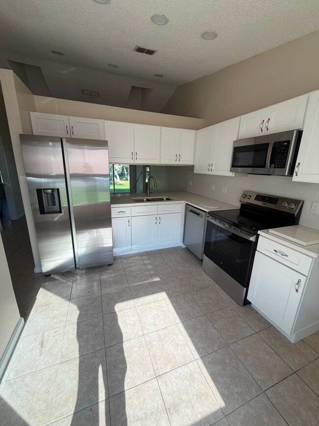 Photo - 1562 Bonview Ave