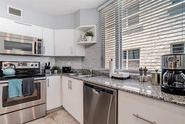 Building Photo - 1532 Drexel Ave Unit 201