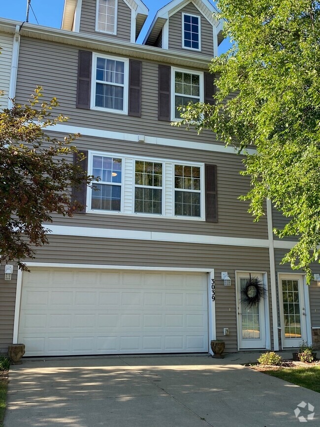 Building Photo - 3039 SW Arlan Ln Rental