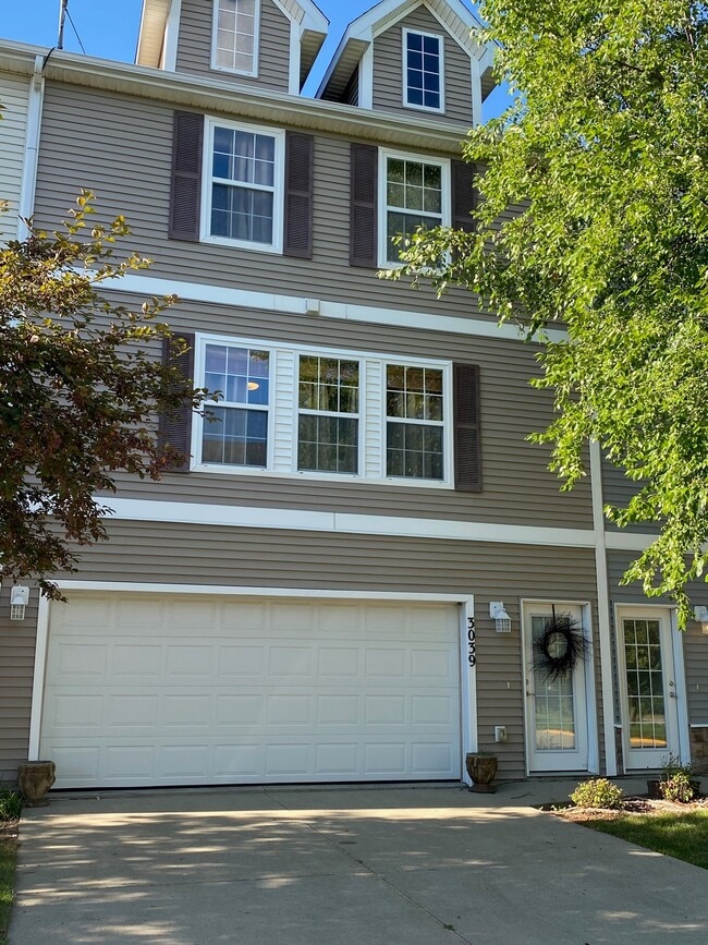 Building Photo - 3039 SW Arlan Ln Rental