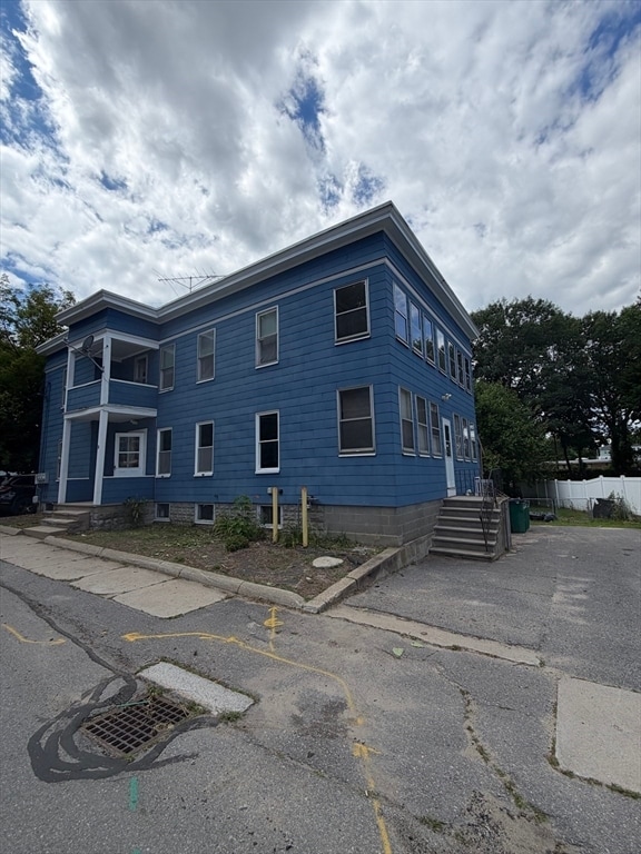 Building Photo - 76 Heywood St Unit 2