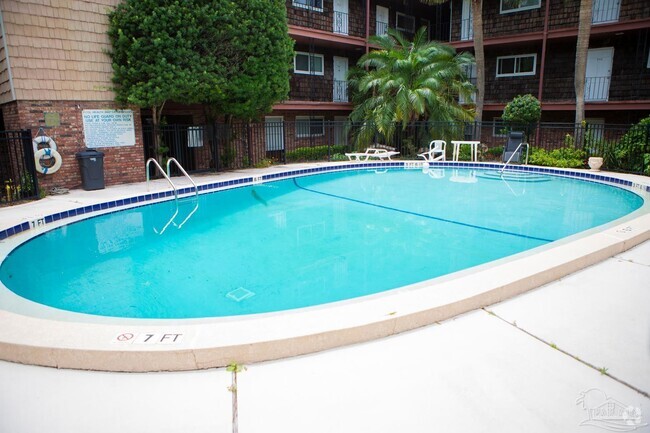 Building Photo - 300 Bayou Blvd Rental