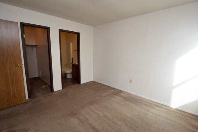 Silver Creek Apartments