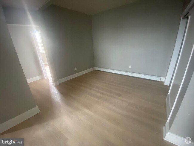 Building Photo - 202 S Main Ave Rental