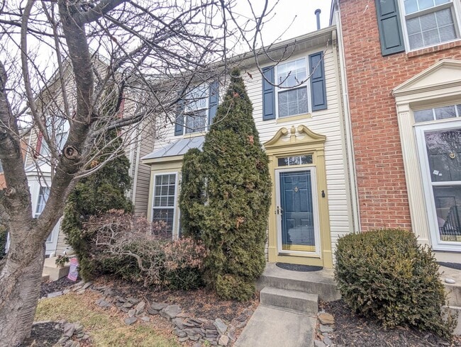 Building Photo - Townhouse in Spring Ridge community - OAKDALE school district - available before the holidays!