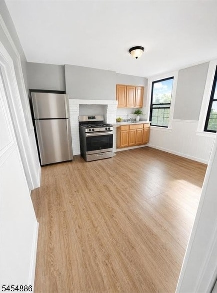 Photo - 840 Mt Prospect Ave