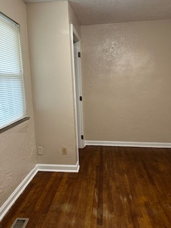 Photo - 3333-3335 Parkview Ave