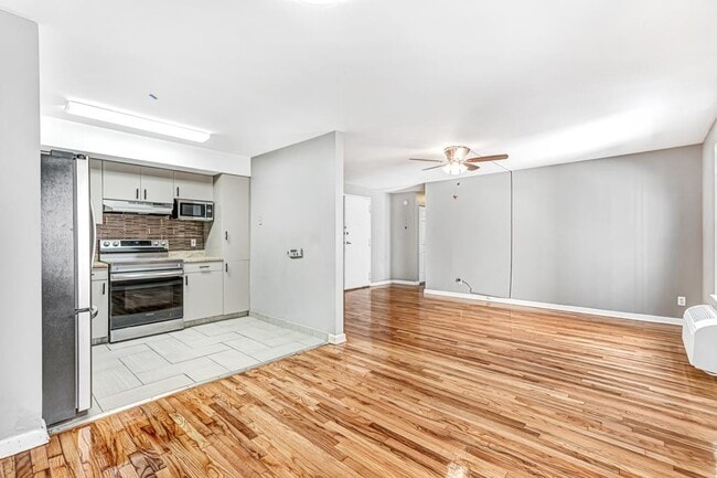 Photo - 416 68th St Unit 5