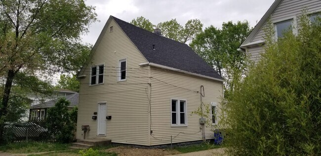 Photo - 12000 Bennington Ave Unit Left Upper