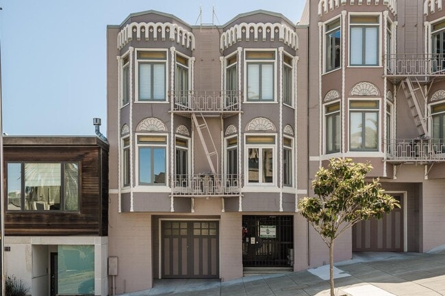 Building Photo - 1119Dol Unit 1