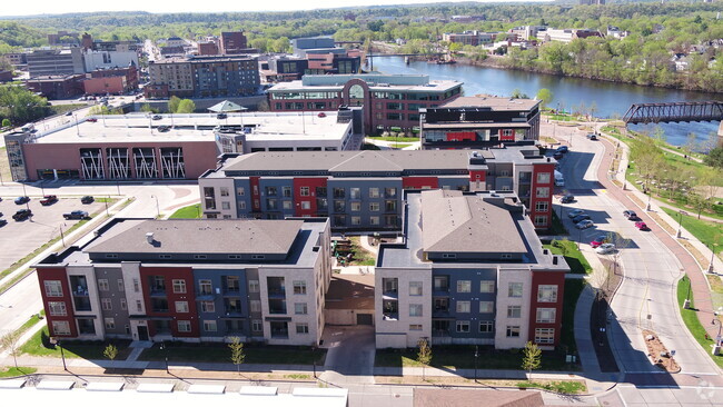 Building Photo - Riverfront Terrace Rental