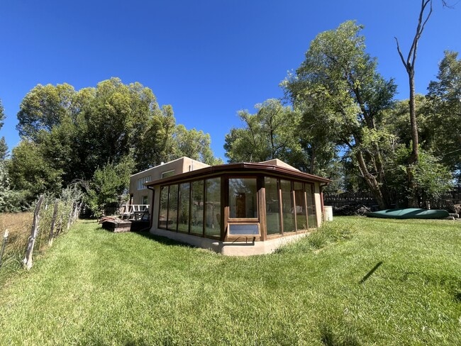 Building Photo - 507 Upper Ranchitos Rd Rental