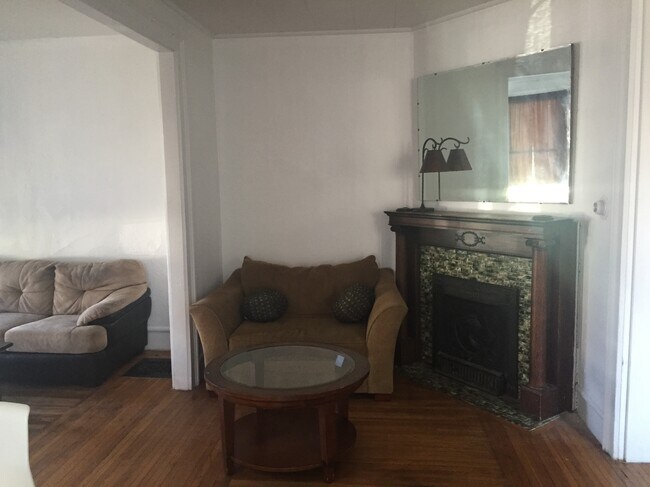 173 W 5th St