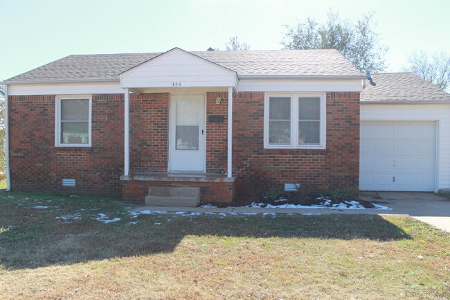 Building Photo - COMING SOON!! Less than 1 mile to Tinker!