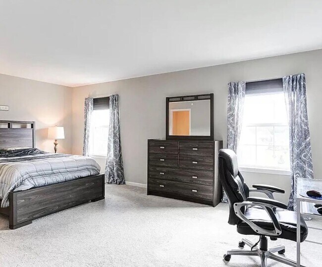 Photo - 3 bedroom 2.5 bathroom townhome for rent