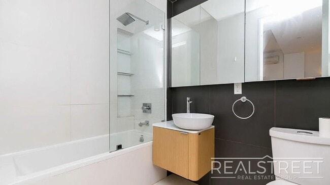 Photo - Modern 2 bedroom - Awesome design and architecture. Unidad GC