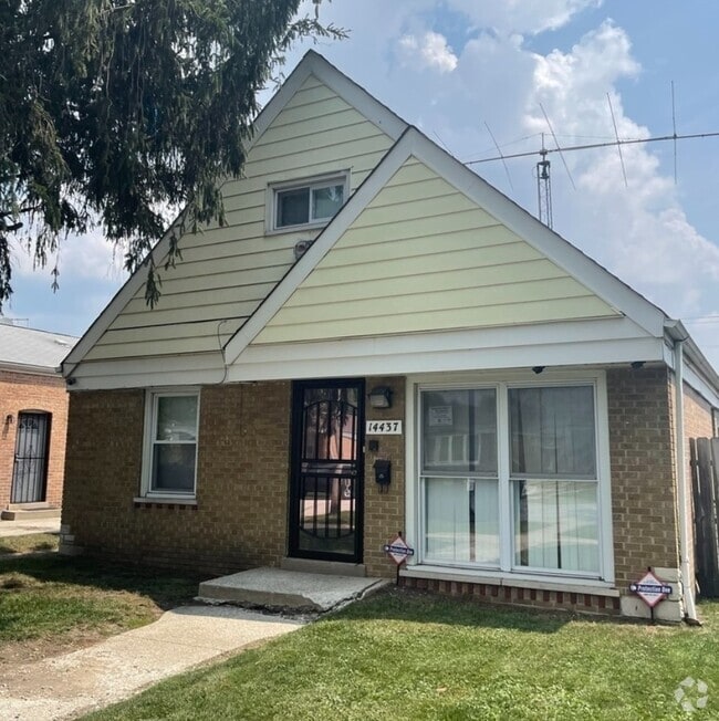 Building Photo - 14437 S Hoxie Ave Rental