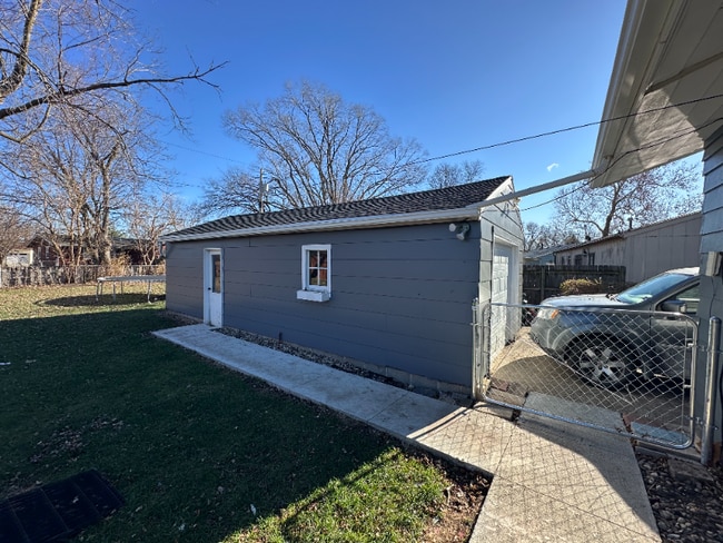 Photo - 2204 Melrose Ave