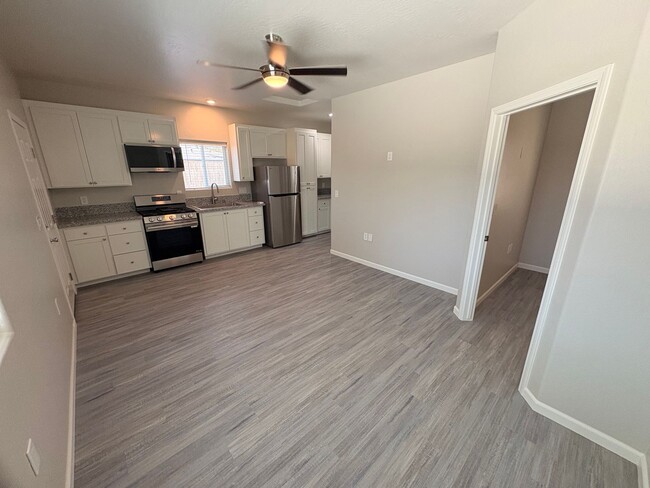 Photo - Upgraded 1 bed, 1 bathroom home in Visalia CA.