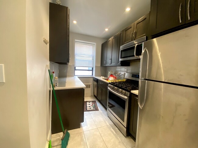 Photo - 87 Woodruff Avenue