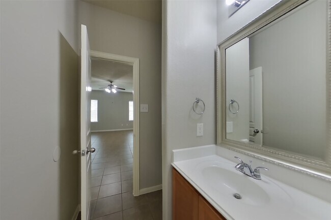 Photo - 2122 Hackberry Bank Ln