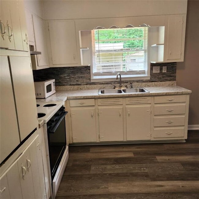 Photo - 342 Holiday Cemetery Rd