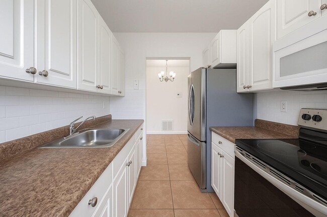 Building Photo - 1671 NE 33rd St Unit 6 Rental