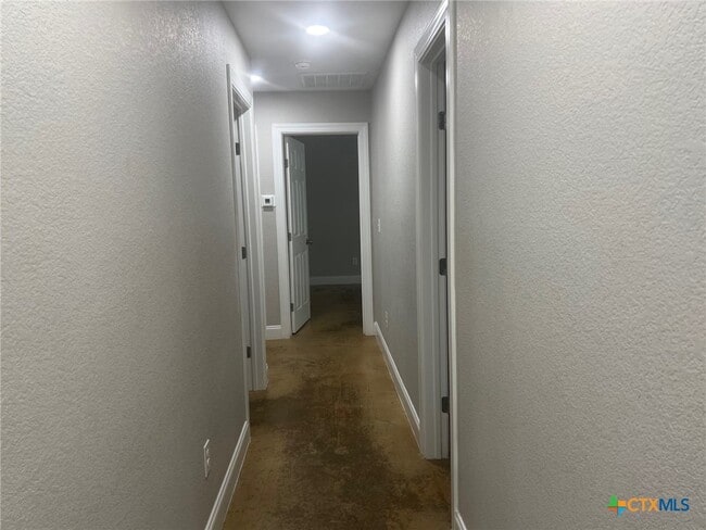 Photo - 661 W Austin St