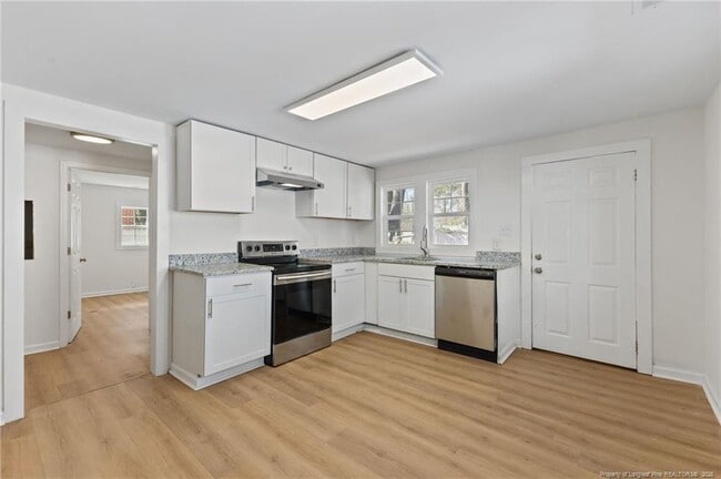 Photo - 5109 Higgins St