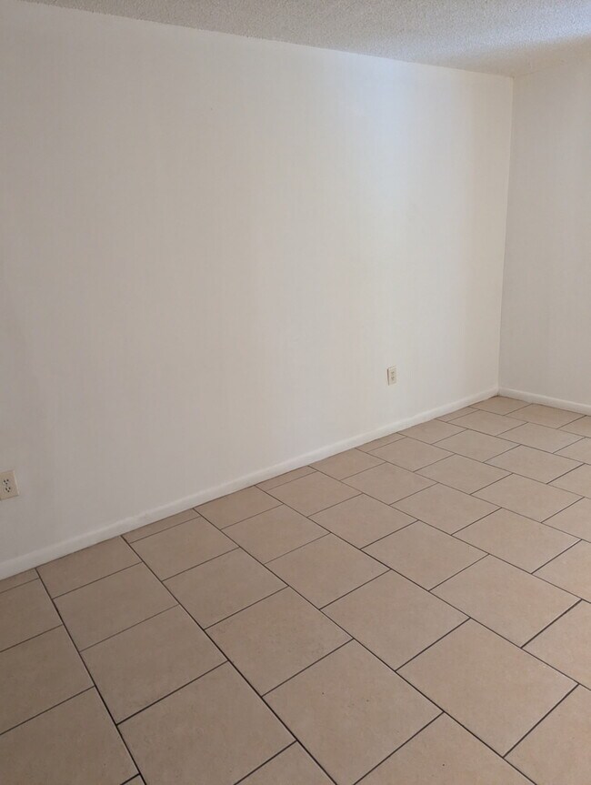 Photo - 555 Aster Ct Unit # 4