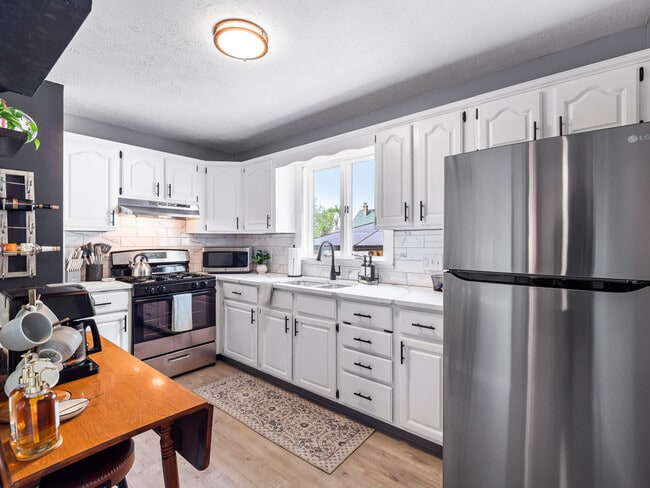 Photo - 1906 N Leavitt Rd Unidad ID1061070P