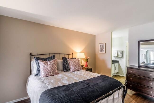 Photo - 3700 Sepulveda Apartments