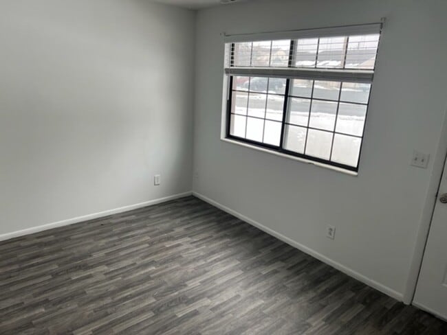 Photo - Beautifully updated townhouse, air conditi...