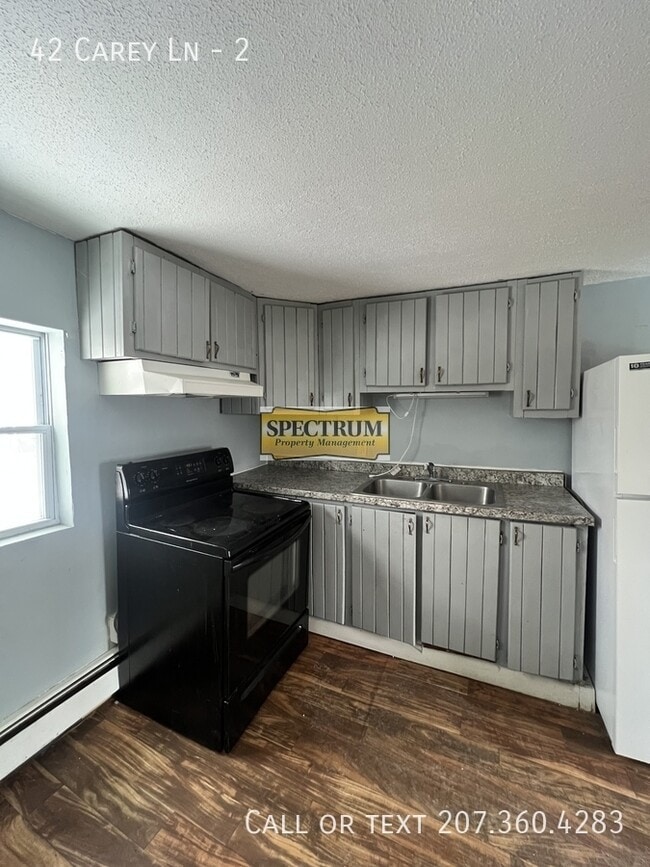 Building Photo - 42 Carey Ln Unit 2