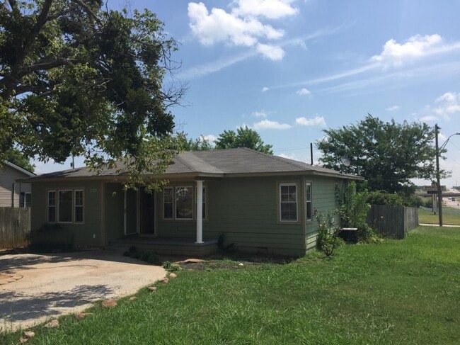 Photo - 405 N Sharon St