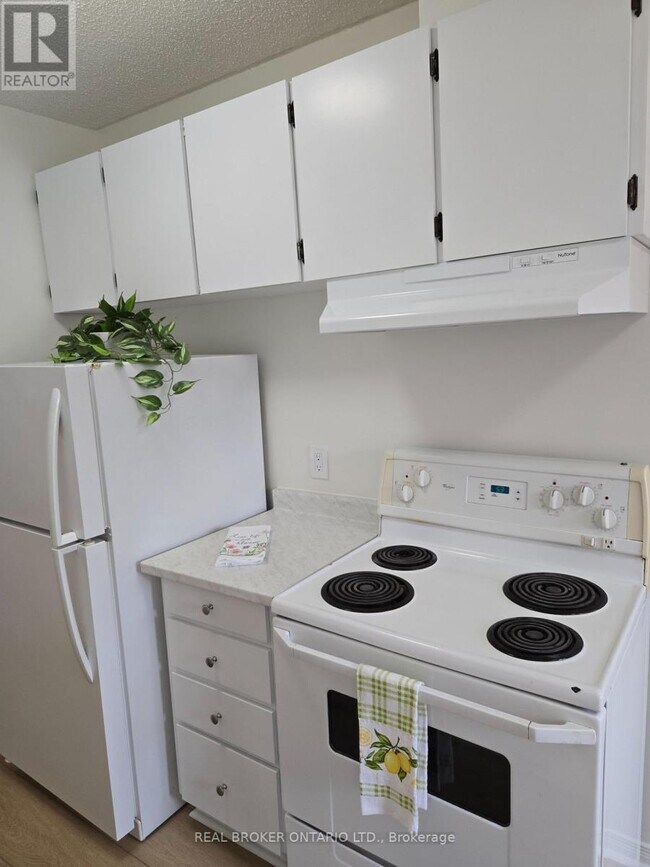 Photo - 15 Wellington Rd 124 Unit Apt #14