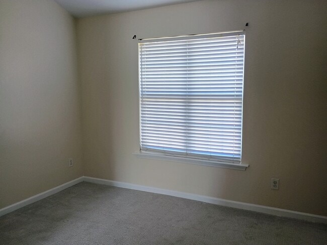 Photo - 168 Buchanan Ln