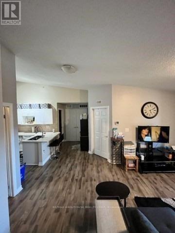 Photo - 1370 Main St E Unité 406