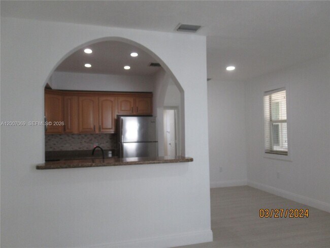 Photo - 4245 SW 7th St