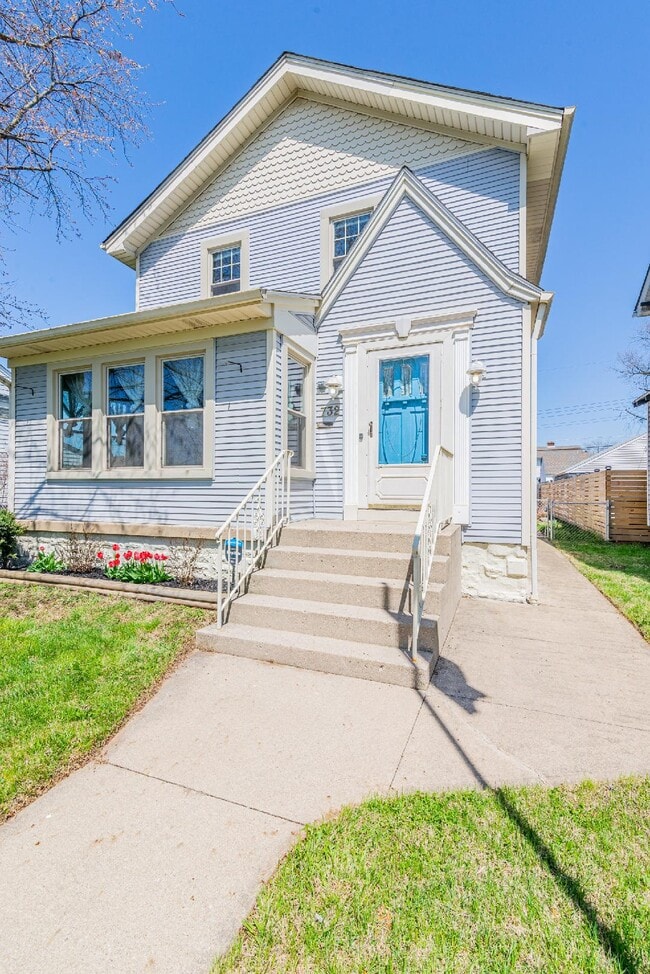 Photo - 732 E Mithoff St