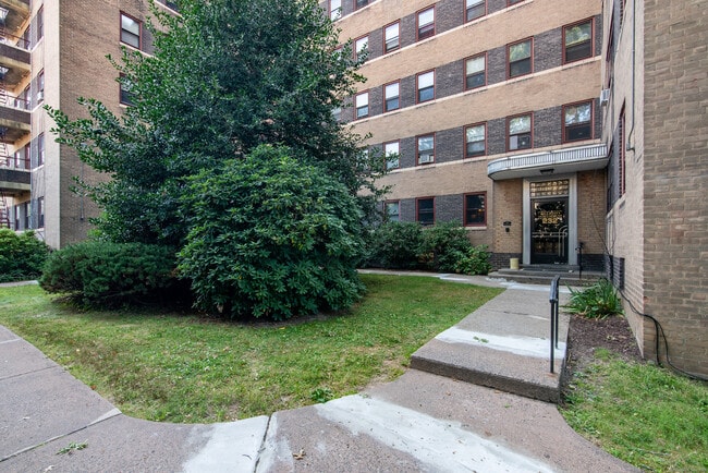 Photo - 232 Farmington Ave Unit E9