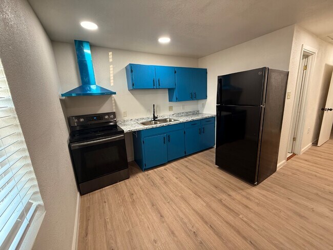 Photo - 4200 Gram Ln