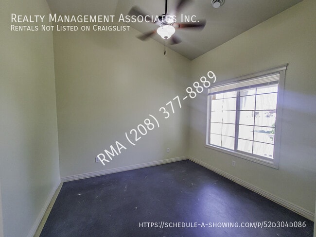 Photo - 17659 Monarch Way