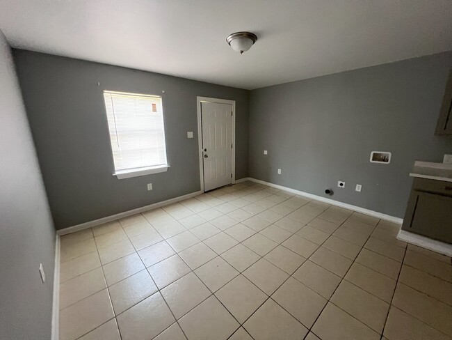 Photo - 5143 Baker Blvd Unit B