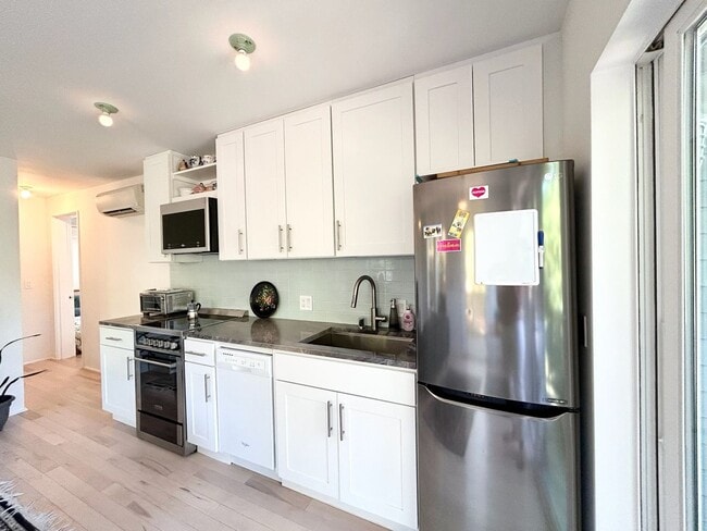 Photo - PRAGER DUPLEX Unit B (ADU)