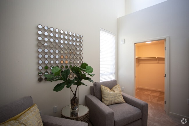 2BR, 2BA w Loft-1461 SF